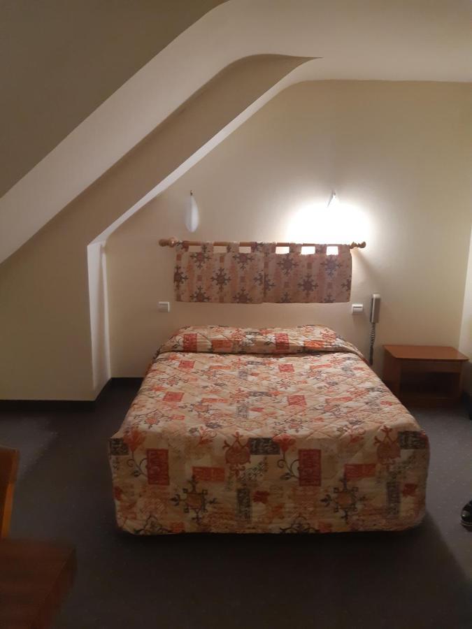Hotel les forges Noyal-sur-Vilaine Eksteriør billede